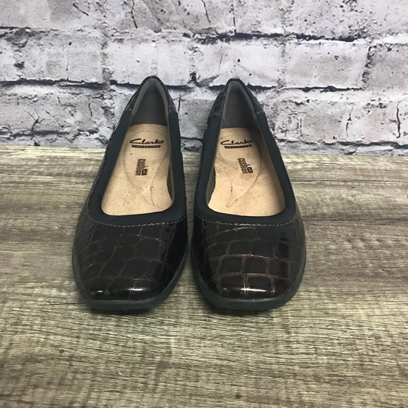 clarks cushion soft loafers